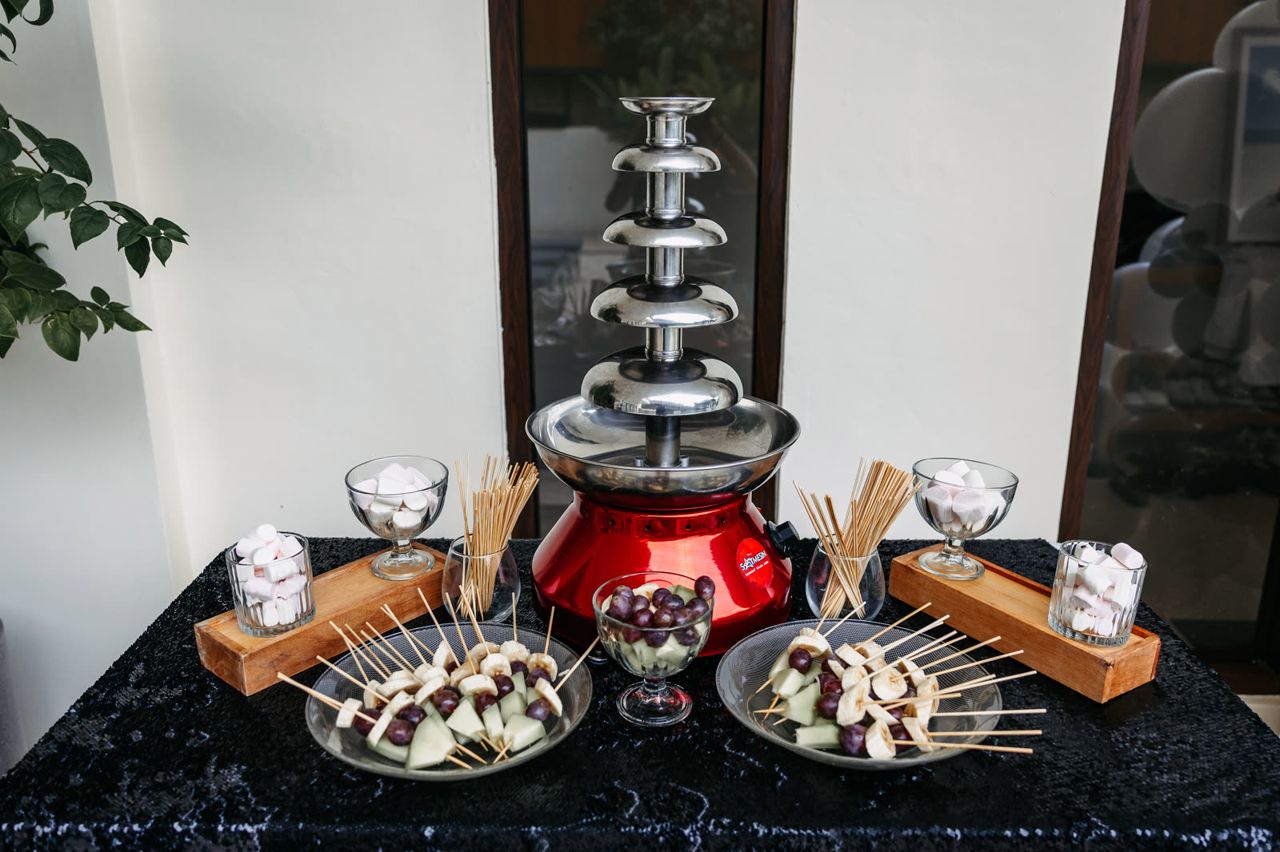 Chocolate fountain
