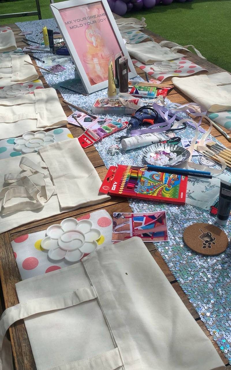 Workshop: tote bag painting