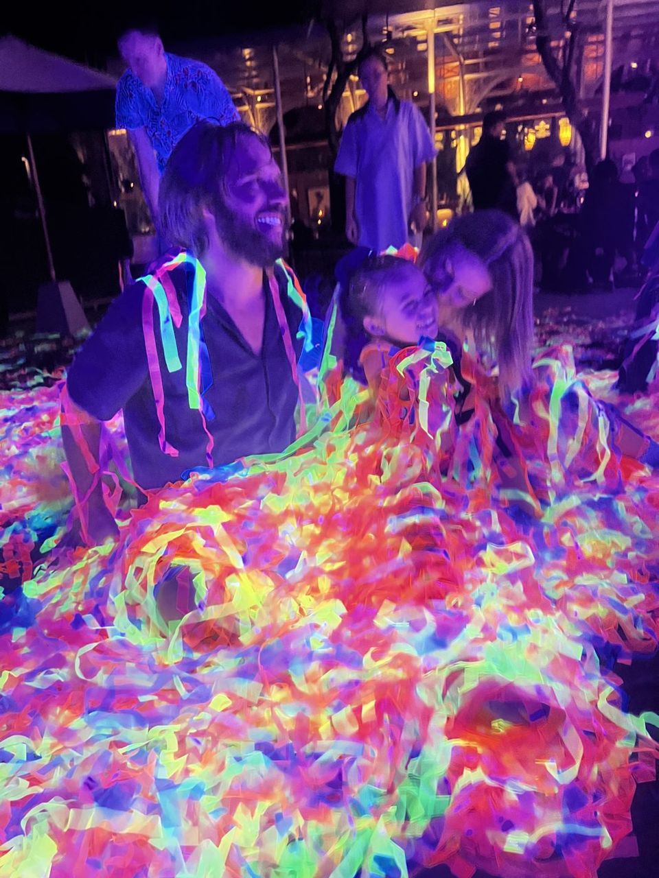 Neon paper show