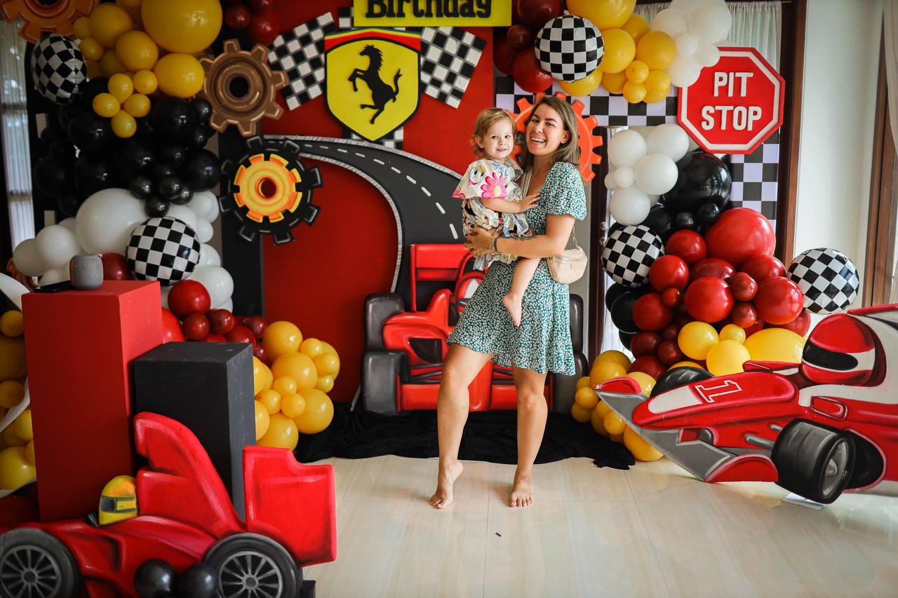A racing party built indoors, where a two-year-old could cope — photo 3