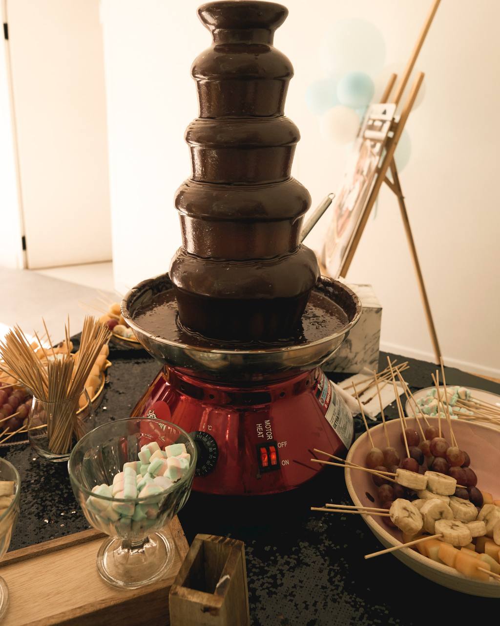 A first birthday built for the photographs, not the toddler — photo 5