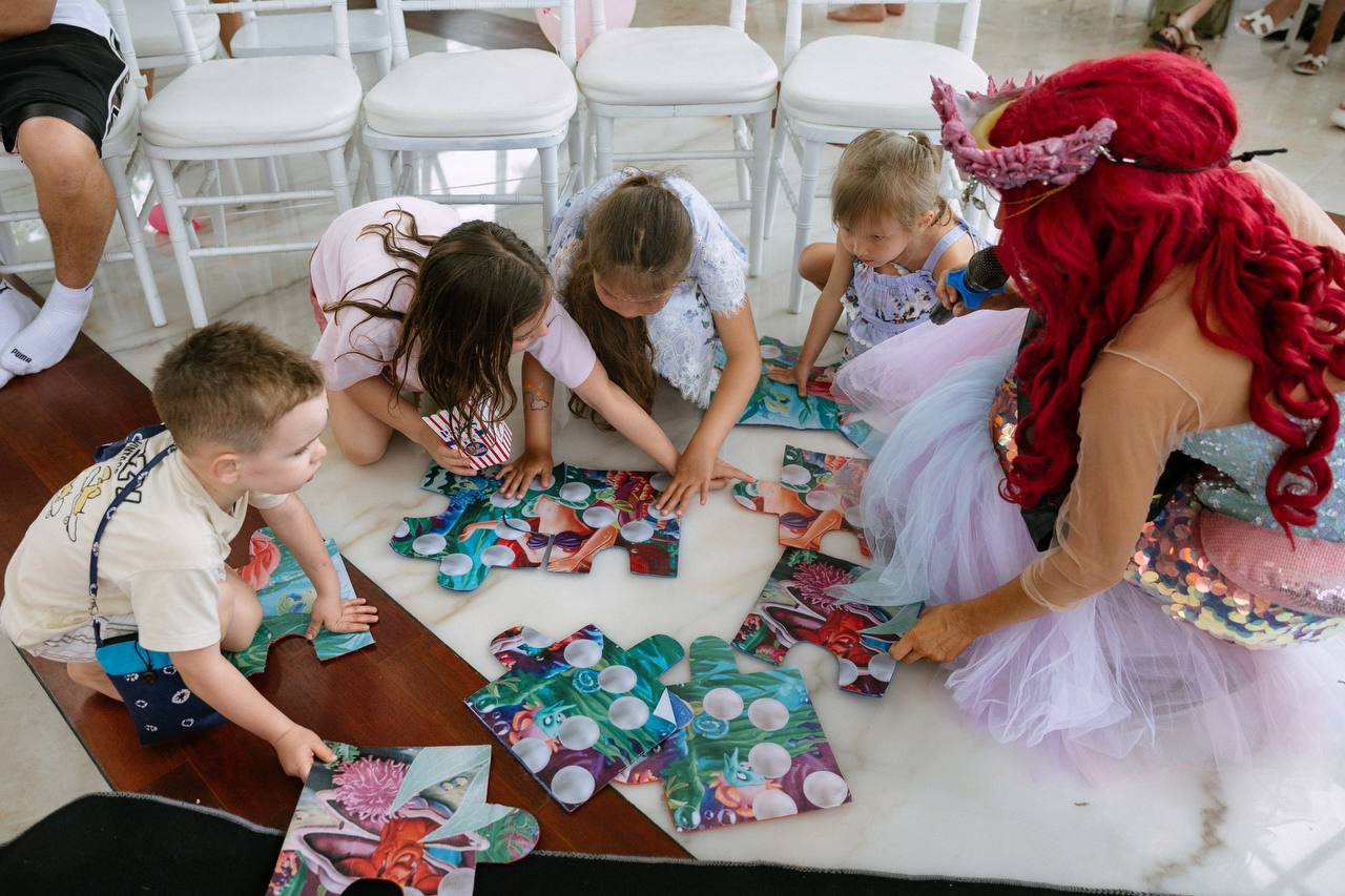 A mermaid party built indoors, in cool air — photo 2