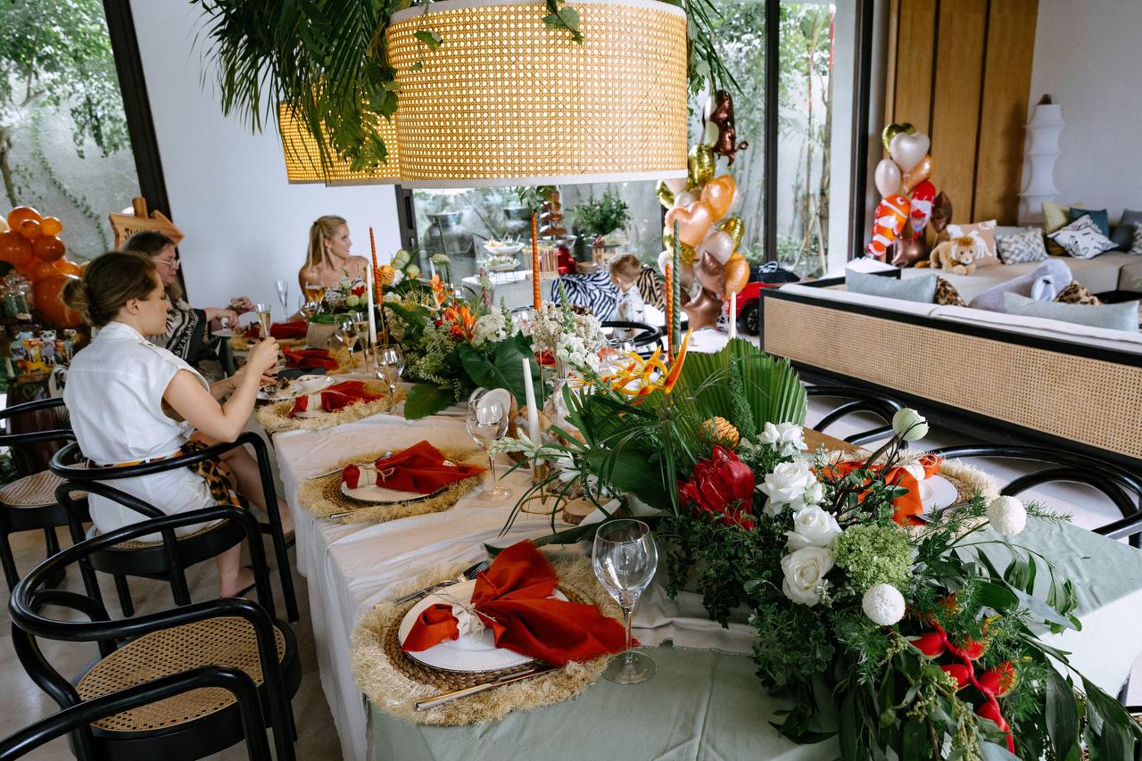 A safari birthday with a dinner party running beside it — photo 3