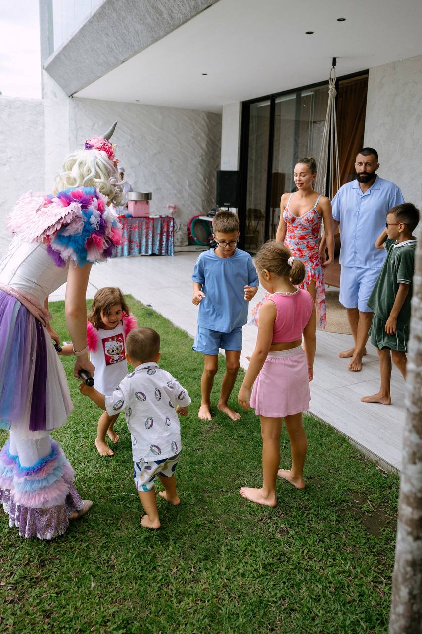 A unicorn party that ended with the whole garden in foam — a real kids birthday party in Bali